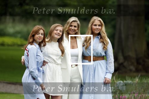 Den Haag  17 juli 2020
Koninklijk fotouurtje in de tuin van Huis ten Bosch . Vanwege corona was er veel minder pers uitgenodigd dan andere jaren. Aanwezig koning Willem Alexander Koningina Maxima en de prinsessen Amalia Alexia en Ariane .
