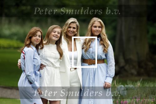 Den Haag  17 juli 2020
Koninklijk fotouurtje in de tuin van Huis ten Bosch . Vanwege corona was er veel minder pers uitgenodigd dan andere jaren. Aanwezig koning Willem Alexander Koningina Maxima en de prinsessen Amalia Alexia en Ariane .