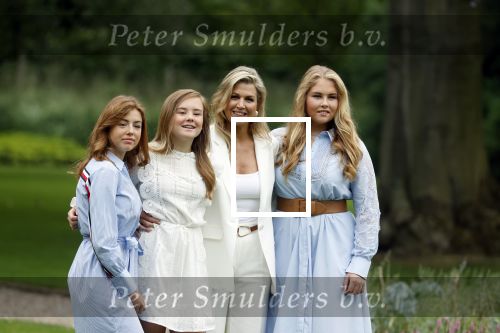 Den Haag  17 juli 2020
Koninklijk fotouurtje in de tuin van Huis ten Bosch . Vanwege corona was er veel minder pers uitgenodigd dan andere jaren. Aanwezig koning Willem Alexander Koningina Maxima en de prinsessen Amalia Alexia en Ariane .