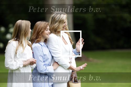 Den Haag  17 juli 2020
Koninklijk fotouurtje in de tuin van Huis ten Bosch . Vanwege corona was er veel minder pers uitgenodigd dan andere jaren. Aanwezig koning Willem Alexander Koningina Maxima en de prinsessen Amalia Alexia en Ariane .