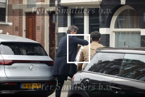 Amsterdam 2 april 2020
Leco v Zadelhoff doet boodschappen met zijn partner