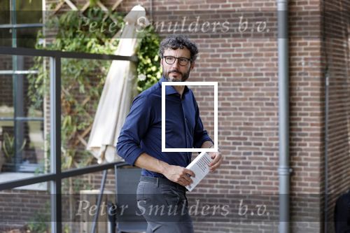Doorn 27 juni 2020
Presentatie boek Wesley Sneijder . Het boek is geschreven door Kees Jansma en mark v Bommel ontving het eerste exemplaar.