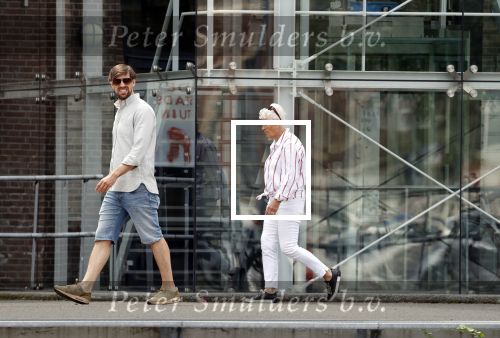 Rotterdam 18 juli 2020
Mattie Valk en zijn moeder op de scooter en bij zijn huis/ appartement