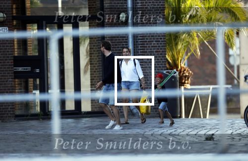 Rotterdam 22 juli 2020
Mattie Valk met zijn vriendin en haar zoontje bij zijn huis/appartement