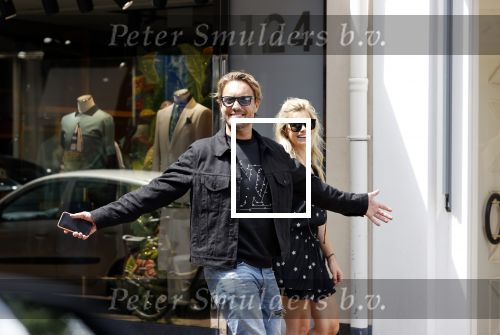 Amsterdam 1 juli 2020
Bas Smit en Nicolette v Dam zijn vandaag 5 jaar getrouwd . Ze lopen op de pc hooftstraat