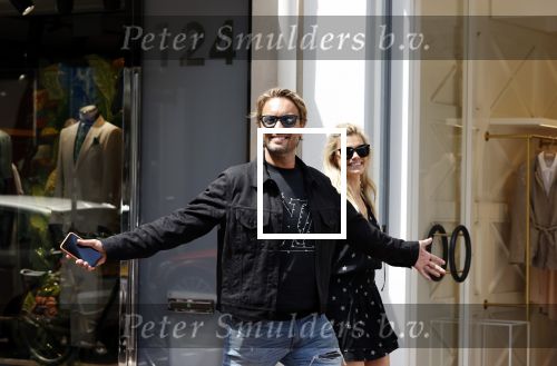 Amsterdam 1 juli 2020
Bas Smit en Nicolette v Dam zijn vandaag 5 jaar getrouwd . Ze lopen op de pc hooftstraat