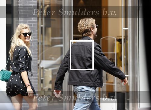 Amsterdam 1 juli 2020
Bas Smit en Nicolette v Dam zijn vandaag 5 jaar getrouwd . Ze lopen op de pc hooftstraat