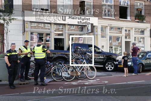 Amsterdam 25 juni 2020
Ongeluk met grote SUV en fietsen in de jordaan.