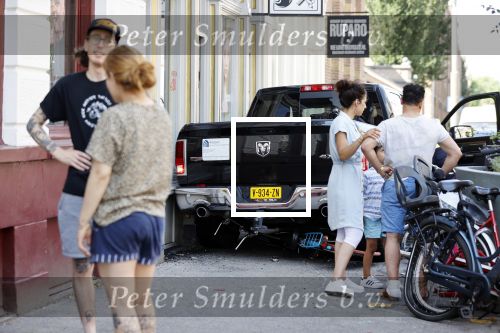Amsterdam 25 juni 2020
Ongeluk met grote SUV en fietsen in de jordaan.