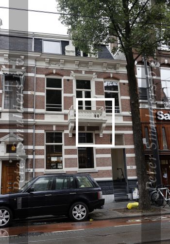 Amsterdam 14 juli 2020
Pieter Storms bekijkt met makelaar het huis van Eelko v Kooten . Het huis taat te koop en te huur