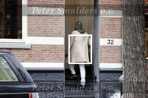 Amsterdam 14 juli 2020
Pieter Storms bekijkt met makelaar het huis van Eelko v Kooten . Het huis taat te koop en te huur