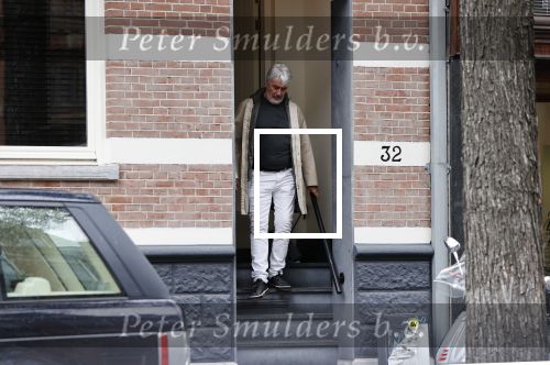 Amsterdam 14 juli 2020
Pieter Storms bekijkt met makelaar het huis van Eelko v Kooten . Het huis taat te koop en te huur