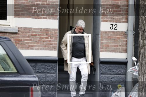Amsterdam 14 juli 2020
Pieter Storms bekijkt met makelaar het huis van Eelko v Kooten . Het huis taat te koop en te huur