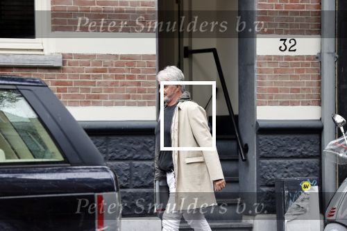 Amsterdam 14 juli 2020
Pieter Storms bekijkt met makelaar het huis van Eelko v Kooten . Het huis taat te koop en te huur