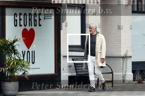 Amsterdam 14 juli 2020
Pieter Storms bekijkt met makelaar het huis van Eelko v Kooten . Het huis taat te koop en te huur