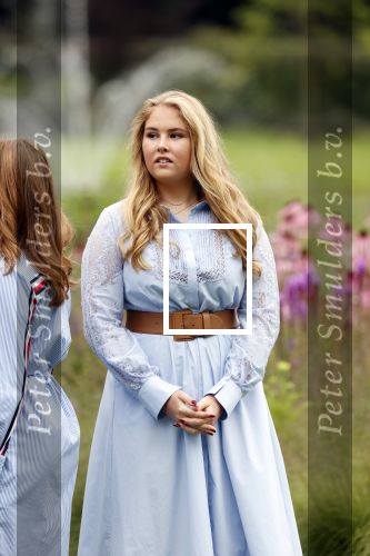 Den Haag  17 juli 2020
Koninklijk fotouurtje in de tuin van Huis ten Bosch . Vanwege corona was er veel minder pers uitgenodigd dan andere jaren. Aanwezig koning Willem Alexander Koningina Maxima en de prinsessen Amalia Alexia en Ariane .