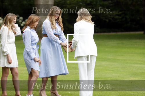 Den Haag  17 juli 2020
Koninklijk fotouurtje in de tuin van Huis ten Bosch . Vanwege corona was er veel minder pers uitgenodigd dan andere jaren. Aanwezig koning Willem Alexander Koningina Maxima en de prinsessen Amalia Alexia en Ariane .