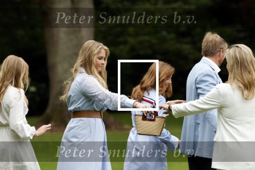 Den Haag  17 juli 2020
Koninklijk fotouurtje in de tuin van Huis ten Bosch . Vanwege corona was er veel minder pers uitgenodigd dan andere jaren. Aanwezig koning Willem Alexander Koningina Maxima en de prinsessen Amalia Alexia en Ariane .