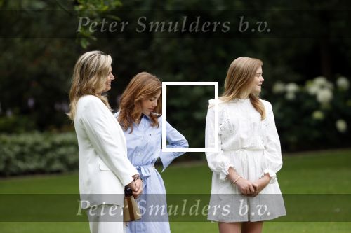 Den Haag  17 juli 2020
Koninklijk fotouurtje in de tuin van Huis ten Bosch . Vanwege corona was er veel minder pers uitgenodigd dan andere jaren. Aanwezig koning Willem Alexander Koningina Maxima en de prinsessen Amalia Alexia en Ariane .