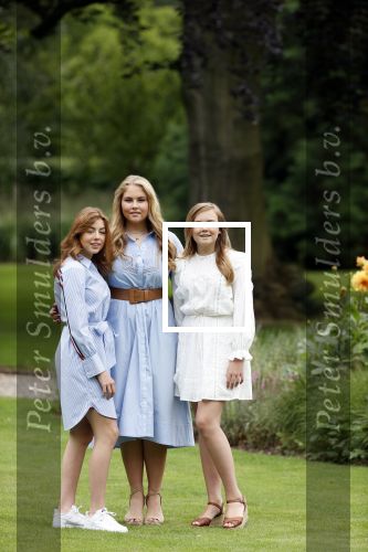 Den Haag  17 juli 2020
Koninklijk fotouurtje in de tuin van Huis ten Bosch . Vanwege corona was er veel minder pers uitgenodigd dan andere jaren. Aanwezig koning Willem Alexander Koningina Maxima en de prinsessen Amalia Alexia en Ariane .