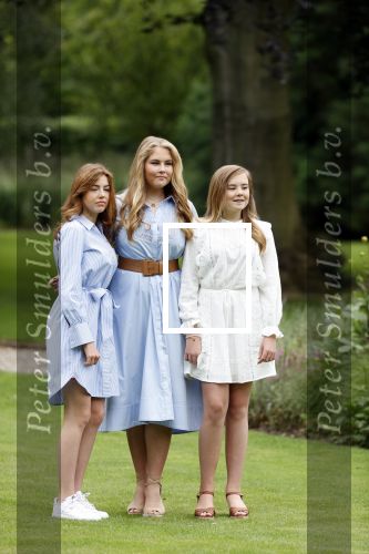 Den Haag  17 juli 2020
Koninklijk fotouurtje in de tuin van Huis ten Bosch . Vanwege corona was er veel minder pers uitgenodigd dan andere jaren. Aanwezig koning Willem Alexander Koningina Maxima en de prinsessen Amalia Alexia en Ariane .