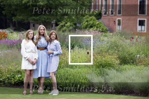 Den Haag  17 juli 2020
Koninklijk fotouurtje in de tuin van Huis ten Bosch . Vanwege corona was er veel minder pers uitgenodigd dan andere jaren. Aanwezig koning Willem Alexander Koningina Maxima en de prinsessen Amalia Alexia en Ariane .