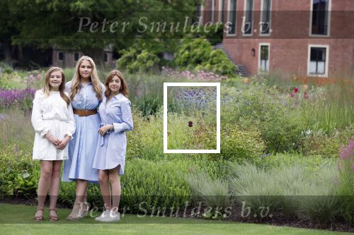 Den Haag  17 juli 2020
Koninklijk fotouurtje in de tuin van Huis ten Bosch . Vanwege corona was er veel minder pers uitgenodigd dan andere jaren. Aanwezig koning Willem Alexander Koningina Maxima en de prinsessen Amalia Alexia en Ariane .