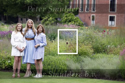 Den Haag  17 juli 2020
Koninklijk fotouurtje in de tuin van Huis ten Bosch . Vanwege corona was er veel minder pers uitgenodigd dan andere jaren. Aanwezig koning Willem Alexander Koningina Maxima en de prinsessen Amalia Alexia en Ariane .