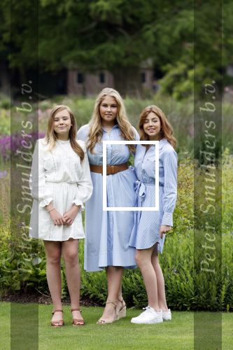 Den Haag  17 juli 2020
Koninklijk fotouurtje in de tuin van Huis ten Bosch . Vanwege corona was er veel minder pers uitgenodigd dan andere jaren. Aanwezig koning Willem Alexander Koningina Maxima en de prinsessen Amalia Alexia en Ariane .