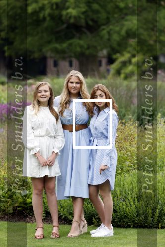 Den Haag  17 juli 2020
Koninklijk fotouurtje in de tuin van Huis ten Bosch . Vanwege corona was er veel minder pers uitgenodigd dan andere jaren. Aanwezig koning Willem Alexander Koningina Maxima en de prinsessen Amalia Alexia en Ariane .