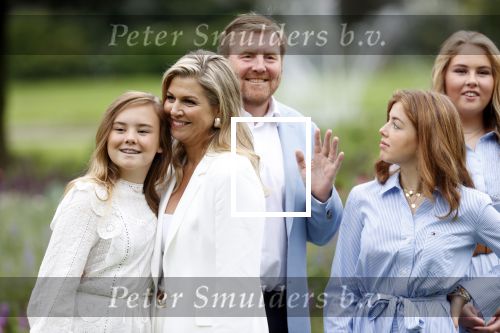 Den Haag  17 juli 2020
Koninklijk fotouurtje in de tuin van Huis ten Bosch . Vanwege corona was er veel minder pers uitgenodigd dan andere jaren. Aanwezig koning Willem Alexander Koningina Maxima en de prinsessen Amalia Alexia en Ariane .