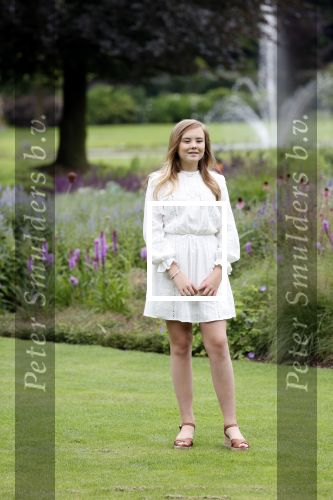 Den Haag  17 juli 2020
Koninklijk fotouurtje in de tuin van Huis ten Bosch . Vanwege corona was er veel minder pers uitgenodigd dan andere jaren. Aanwezig koning Willem Alexander Koningina Maxima en de prinsessen Amalia Alexia en Ariane .
