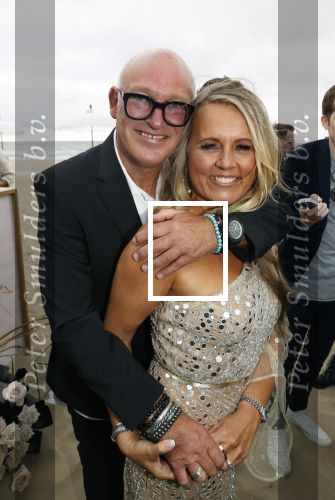 Noordwijk 16 juli 2020
Rene v d Gijp en zijn vrouw Minouche trouwen bij beachclub Tulum.