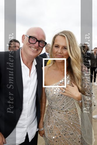 Noordwijk 16 juli 2020
Rene v d Gijp en zijn vrouw Minouche trouwen bij beachclub Tulum.