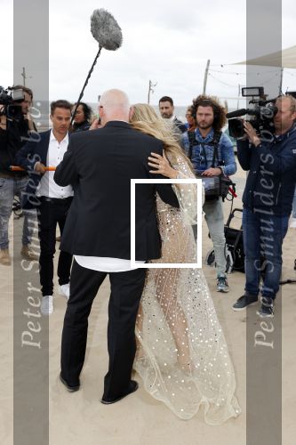 Noordwijk 16 juli 2020
Rene v d Gijp en zijn vrouw Minouche trouwen bij beachclub Tulum.