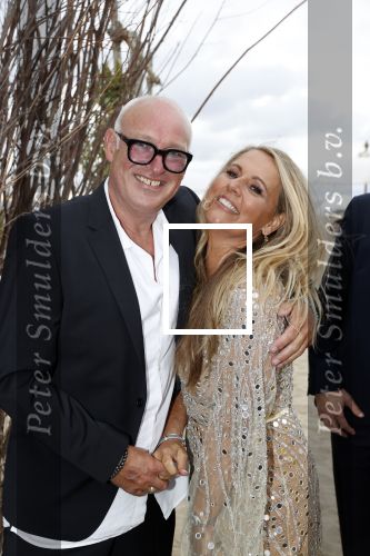 Noordwijk 16 juli 2020
Rene v d Gijp en zijn vrouw Minouche trouwen bij beachclub Tulum.