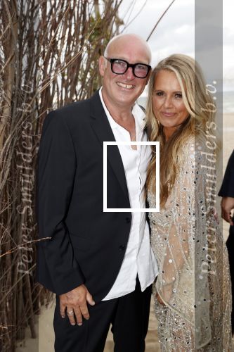 Noordwijk 16 juli 2020
Rene v d Gijp en zijn vrouw Minouche trouwen bij beachclub Tulum.