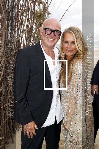 Noordwijk 16 juli 2020
Rene v d Gijp en zijn vrouw Minouche trouwen bij beachclub Tulum.