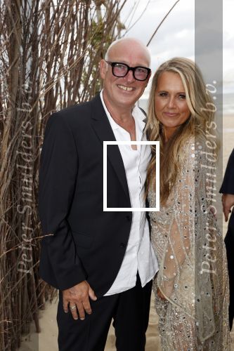 Noordwijk 16 juli 2020
Rene v d Gijp en zijn vrouw Minouche trouwen bij beachclub Tulum.
