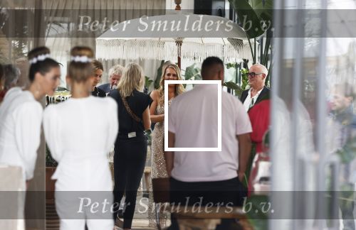 Noordwijk 16 juli 2020
Rene v d Gijp en zijn vrouw Minouche trouwen bij beachclub Tulum.