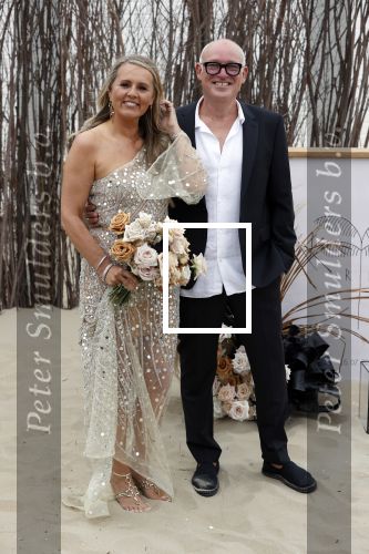 Noordwijk 16 juli 2020
Rene v d Gijp en zijn vrouw Minouche trouwen bij beachclub Tulum.