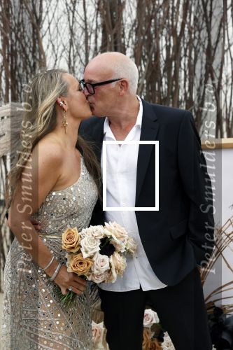 Noordwijk 16 juli 2020
Rene v d Gijp en zijn vrouw Minouche trouwen bij beachclub Tulum.