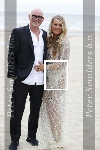 Noordwijk 16 juli 2020
Rene v d Gijp en zijn vrouw Minouche trouwen bij beachclub Tulum.