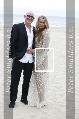 Noordwijk 16 juli 2020
Rene v d Gijp en zijn vrouw Minouche trouwen bij beachclub Tulum.