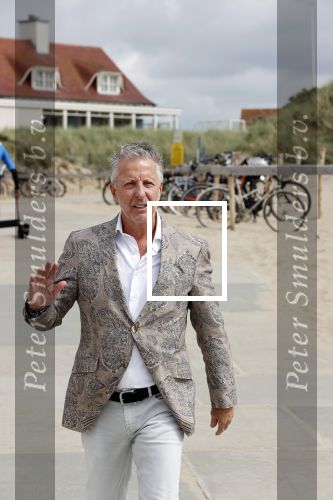 Noordwijk 16 juli 2020
Rene v d Gijp en zijn vrouw Minouche trouwen bij beachclub Tulum.