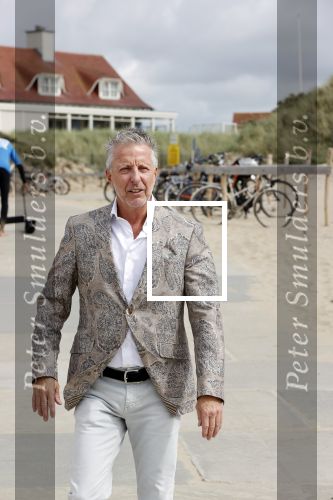 Noordwijk 16 juli 2020
Rene v d Gijp en zijn vrouw Minouche trouwen bij beachclub Tulum.
