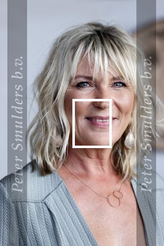 Bloemendaal 2 juli 2020
Boekpresentatie Saskia Noort . Danny Vera kreeg het eerste exemplaar.
Danny zijn zwangere vrouw Escha Tanihatu