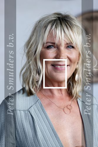 Bloemendaal 2 juli 2020
Boekpresentatie Saskia Noort . Danny Vera kreeg het eerste exemplaar.
Danny zijn zwangere vrouw Escha Tanihatu