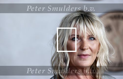 Bloemendaal 2 juli 2020
Boekpresentatie Saskia Noort . Danny Vera kreeg het eerste exemplaar.
Danny zijn zwangere vrouw Escha Tanihatu