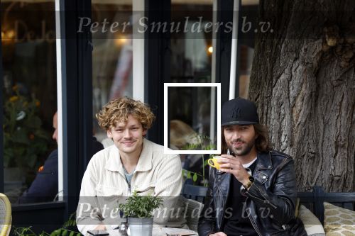 Amsterdam 31 juni 2020
SAoy Kroon op terras met stylist Tommie Driessen